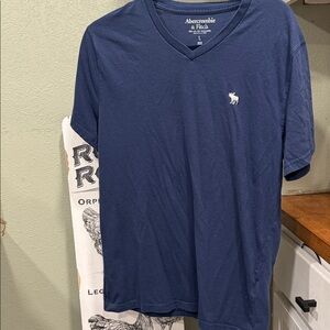 Abercrombie & Fitch Men's Navy V-Neck Tee